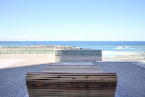 Arena On The Beach - Hotel Gold Coast 3