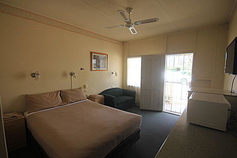 Aromet Motor Inn - Hotel Gold Coast 2