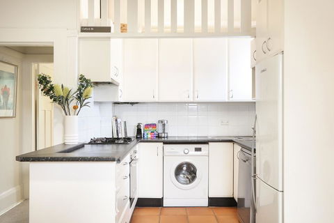 Art Deco Oasis Minutes From The City - Hotel Gold Coast 3