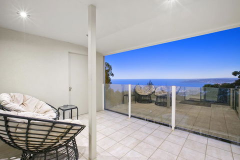 Arthurs Views - Hotel Gold Coast 1