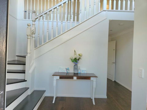 Luxury Hamptons Beachside Sanctuary - Hotel Gold Coast 3