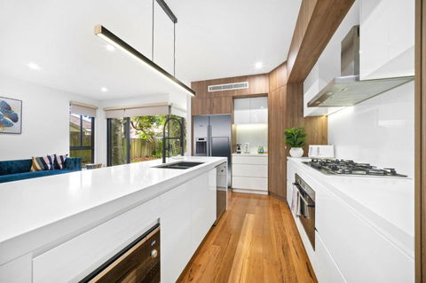 Luxury Retreat & Spacious 4BR House In Willoughby - Hotel Gold Coast 2