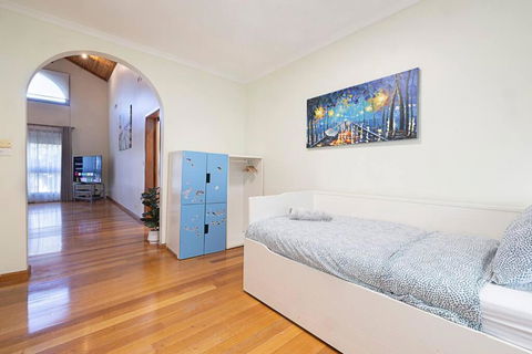 Magnificent Eltham House With Stunning View - Hotel Gold Coast 2