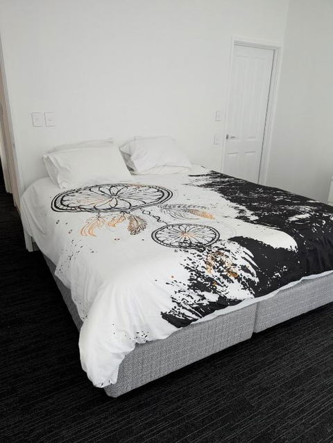 Mannum River Rentals - Hotel Gold Coast 1