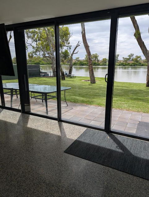 Mannum River Rentals - Hotel Gold Coast 2
