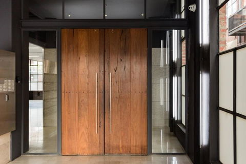 Luxury Warehouse Loft - Hotel Gold Coast 1