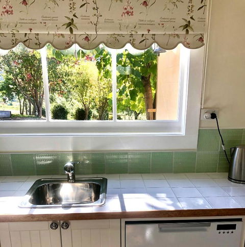 Maple Hill Cottage - Hotel Gold Coast 2