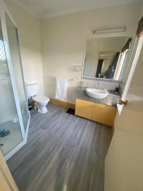 Master Ensuite And Private Balcony - Hotel Gold Coast 2
