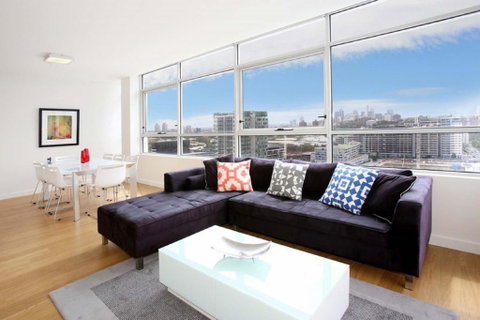 Moore To See - Modern And Spacious 3BR Zetland Apartment With Views Over Moore Park - Hotel Gold Coast 2