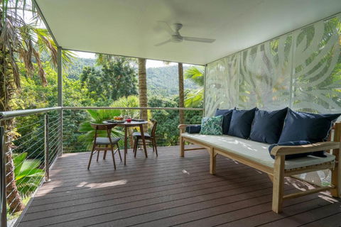 Mist At Cape Tribulation - Hotel Gold Coast 2