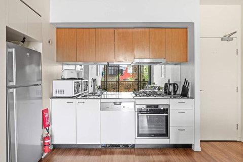 Modern Apt - Free Parking - Convenient Location - Hotel Gold Coast 3