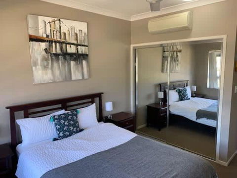 Modern Beach Apartment - Hotel Gold Coast 2