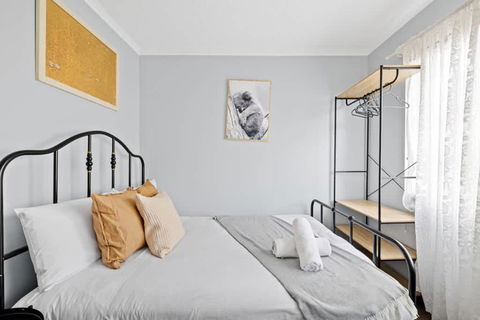 Modern Private Double Room - Central Spot At Liverpool - Shared Bathroom - Hotel Gold Coast 2