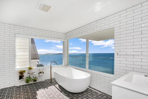 Monash Beach House - Oceanfront - Hotel Gold Coast 3