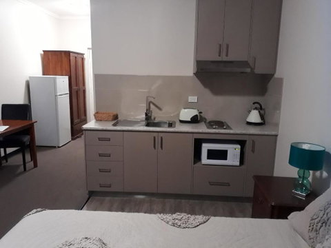 Moe Motor Inn - Contactless 24 Hour Checkinn Available - Hotel Gold Coast 3