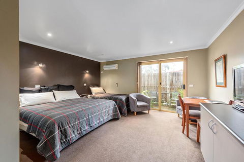 Motel Strahan - Hotel Gold Coast 1