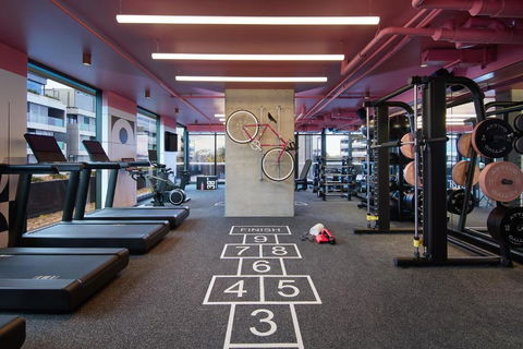 Moxy Sydney Airport - Hotel Gold Coast 3