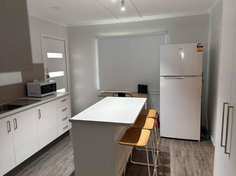 Mt Isa - Emerald Gem 3 Bedroom Home QUIET AREA - Hotel Gold Coast 2