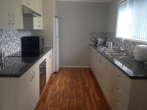 Mystic Blue And Green Meadow - Hotel Gold Coast 0