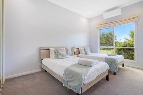 Narre Warren Farm Farm 20 People - Hotel Gold Coast 2