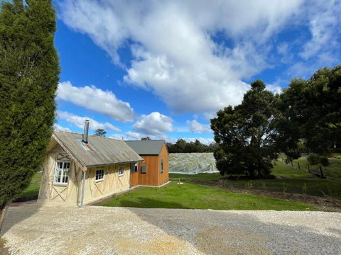 NEST- Luxury Vineyard Accommodation - Hotel Gold Coast 3