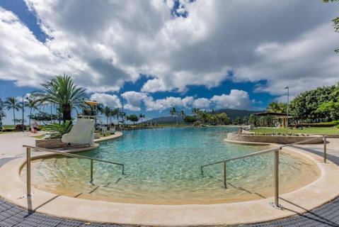 NEW! 2BR Whitsundays Oasis W/ Ocean Views - Hotel Gold Coast 2