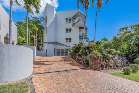 NEW! 2BR Whitsundays Oasis W/ Ocean Views - Hotel Gold Coast 3
