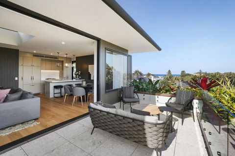 New Large Penthouse With Ocean & Golf Course Views - Hotel Gold Coast 1