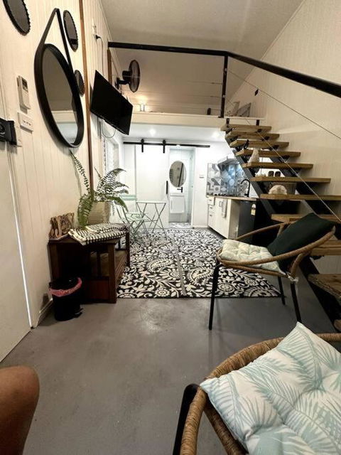 NEW! Sea Joley Tiny Home - Hotel Gold Coast 3
