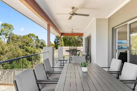 NEW - Sunrise Waters Holiday House - Hotel Gold Coast 3