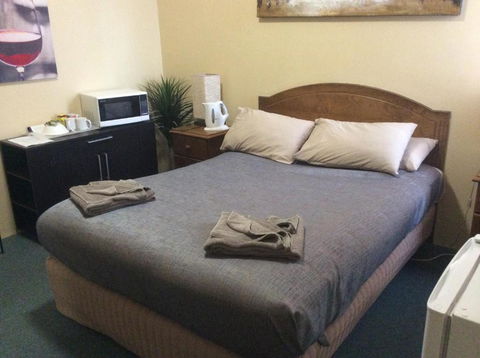 New Whyalla Hotel - Hotel Gold Coast 1