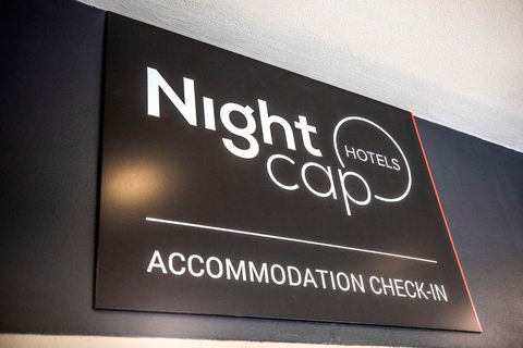 Nightcap At High Flyer Hotel - Hotel Gold Coast 3