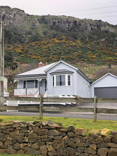 Number 10 -Queen Room With B/fast - Hotel Gold Coast 1