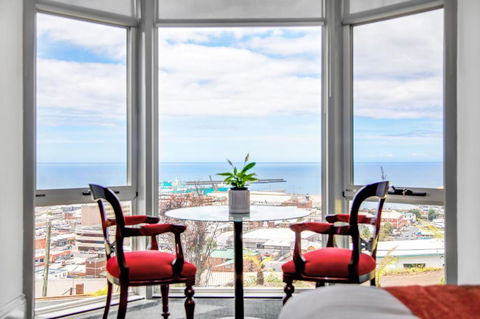 Oakleigh House - Hotel Gold Coast 0