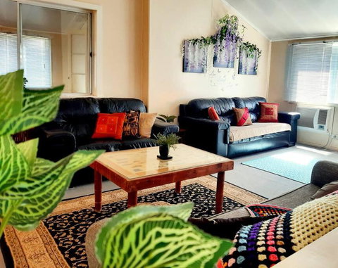 Oakwood House - Entire House Rental - 5 Bedrooms With Netflix And WiFi - Hotel Gold Coast 3