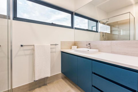 Ocean Blue - Gnarabup NEW - Hotel Gold Coast 3