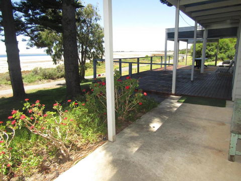 Ocean Devotion - Point Turton - Hotel Gold Coast 1