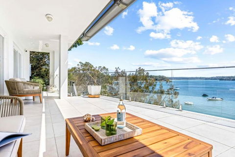 Ocean Front Luxury The Lambeth Walk - Hotel Gold Coast 2