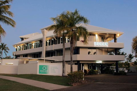 Ocean International Hotel - Hotel Gold Coast 0