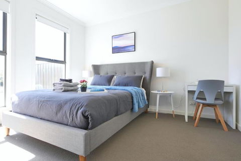 No Stairs Dbl Garage Aircon Woodville North - Hotel Gold Coast 1