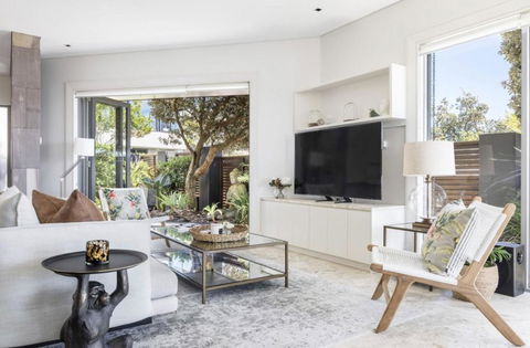 Oceanfront Beach Pad - Hotel Gold Coast 3