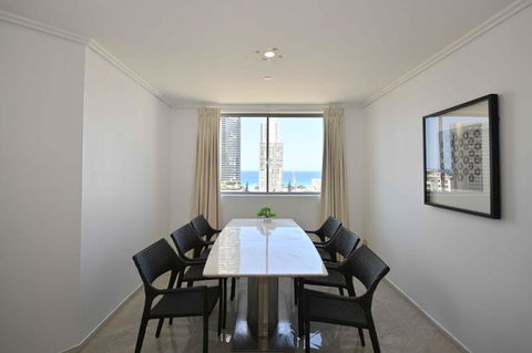 Oceanview Located In The Heart Of Surfers - Self Contained, Privately Managed Apartments - Hotel Gold Coast 1
