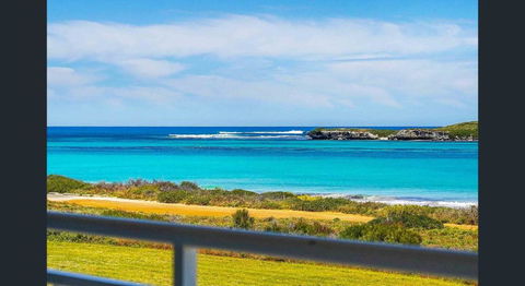 Ospreys View - Relaxed Coastal Vibe - Hotel Gold Coast 2