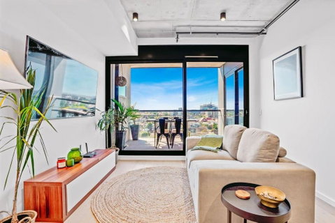 Ovation - New Footscray Apt W Parking & Pool - Hotel Gold Coast 0