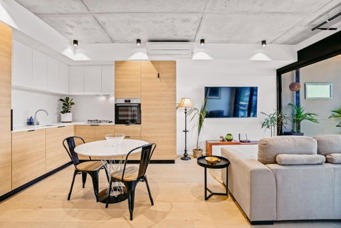 Ovation - New Footscray Apt W Parking & Pool - Hotel Gold Coast 2