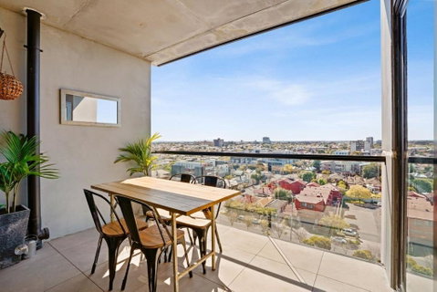 Ovation - New Footscray Apt W Parking & Pool - Hotel Gold Coast 3