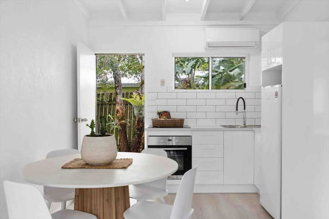 PA2 Stunning Sunshine Beach Apt Pets Welcome - Hotel Gold Coast 2