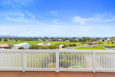 One Merino Panoramic Beach House Modern Sleeps 10 - Hotel Gold Coast 3
