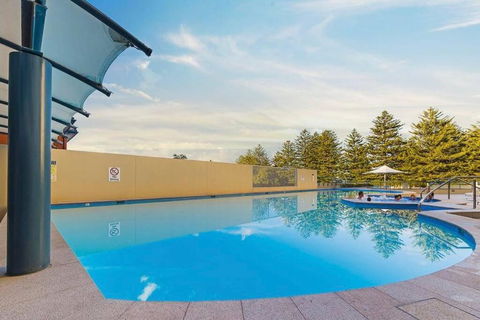 Ocean View Private Cronulla Apartment - Hotel Gold Coast 2
