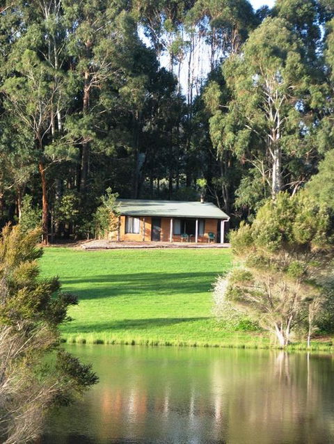 Pemberton Lake View Chalets - Hotel Gold Coast 2